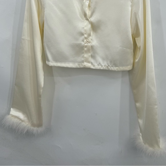 NEW Edikted Top Cropped Satin Button Down Top w/ Fuzzy Feather Cuffs Cream XSM - Picture 5 of 6
